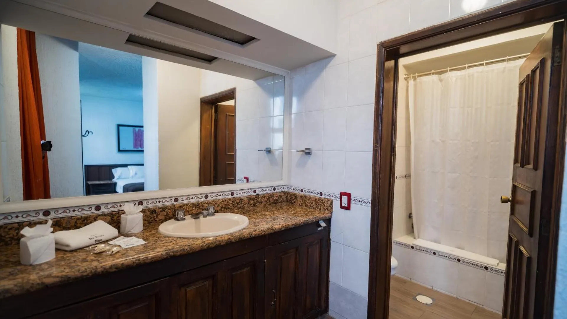 ***  Hotel Don Quijote Plaza - Guadalajara Centro Historico Мексика